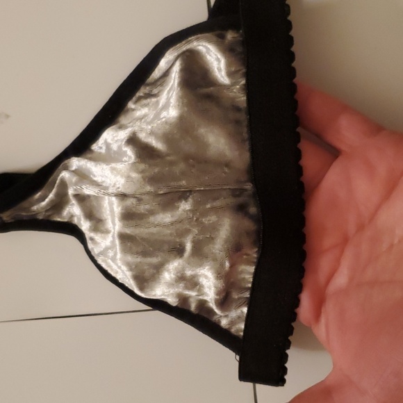 New with tags House of Widow stretchy velvet Bikini top size L - Picture 3 of 10